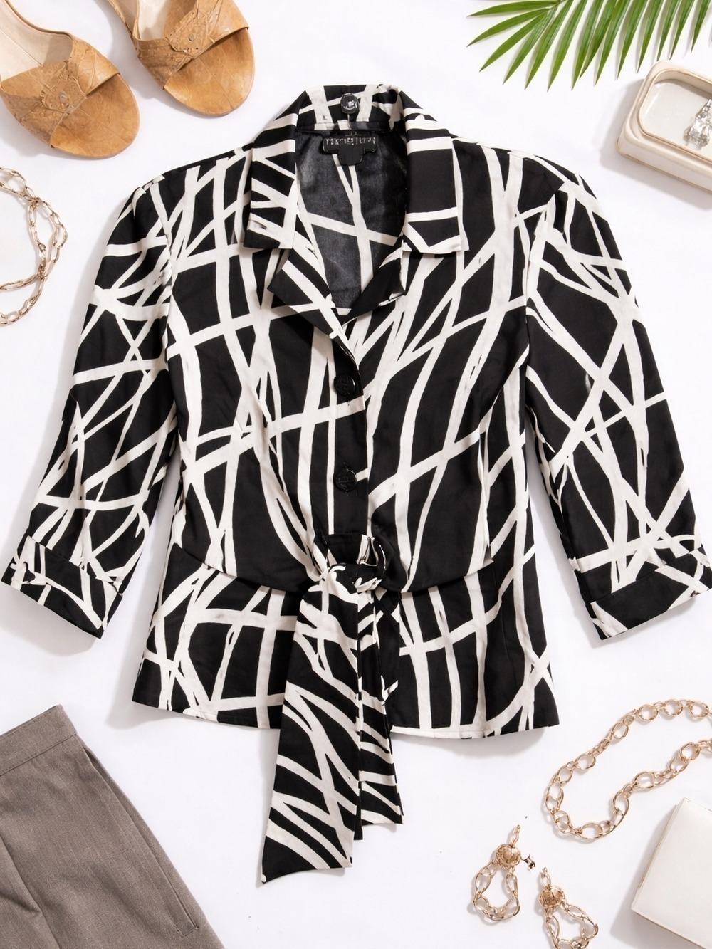 Perceptions Petite Black White Abstract Print Tie Front Blouse Top Size 6 Petite